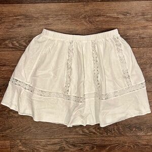 🦋 New York & Company white skirt, large